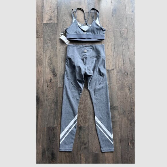 Tory Burch Sport Chevron Weightless Athletic Set Gray Leggings & Bra Size S NWT - Picture 4 of 7